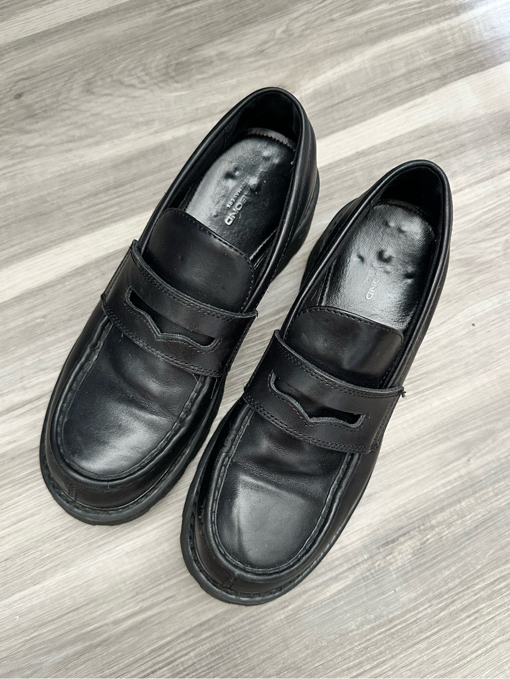 Vagabond Black Leather “Cosmo 2.0” Penny Loafers - Picture 5 of 12